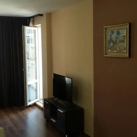 - New - Meters Away From The North Beach! * פרימורסקו